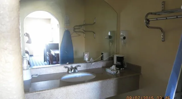 غرفة قياسية مفردة بسرير كينج، Taylor village inn and suites 5/5