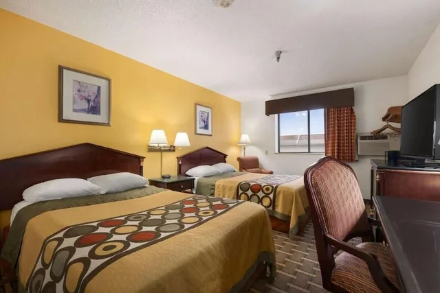 Basic, 2 Queen Beds, Brookville Inn 1/1