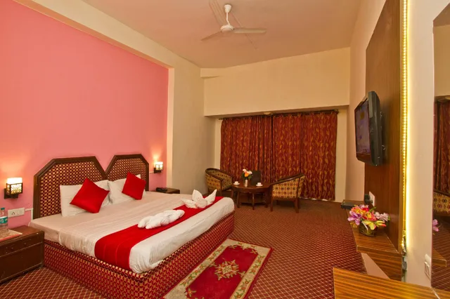 غرفة ديلوكس بشرفة، Hotel Sitara International 1/2