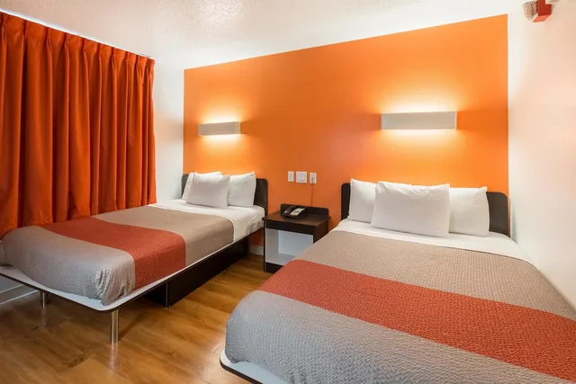 غرفة قياسية بسريرين مزدوجين، Motel6 Irving, TX - DFW Airport North 1/8