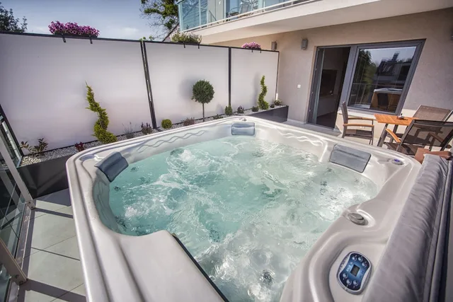 Onyx Luxury، Sarvar 27/50