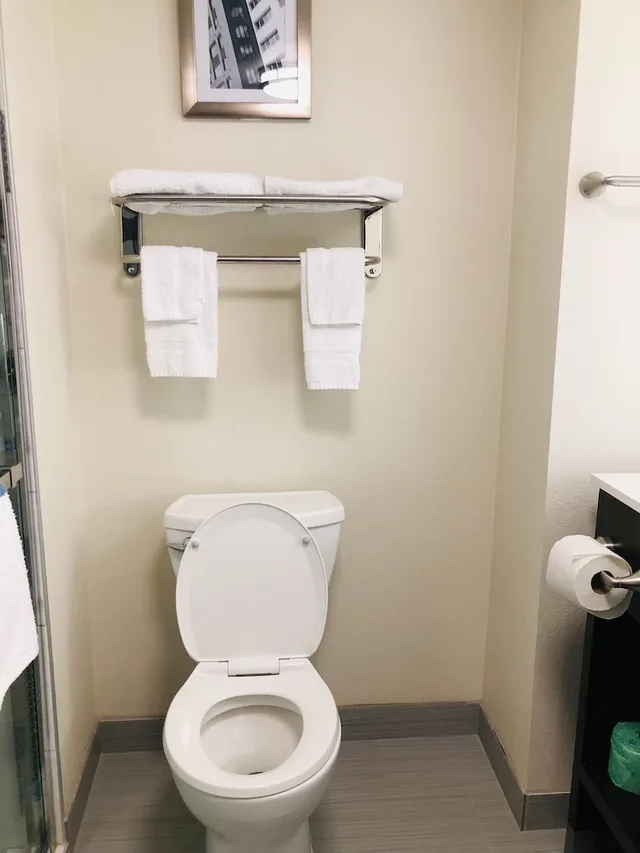 Efficiency, 2 Double Beds, Quality Inn & Suites Lake Charles South 6/7