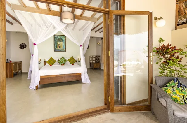 Bungalow, King Bed, Beach Front, Plunge Pool، Zanzibar Queen Hotel 4/6