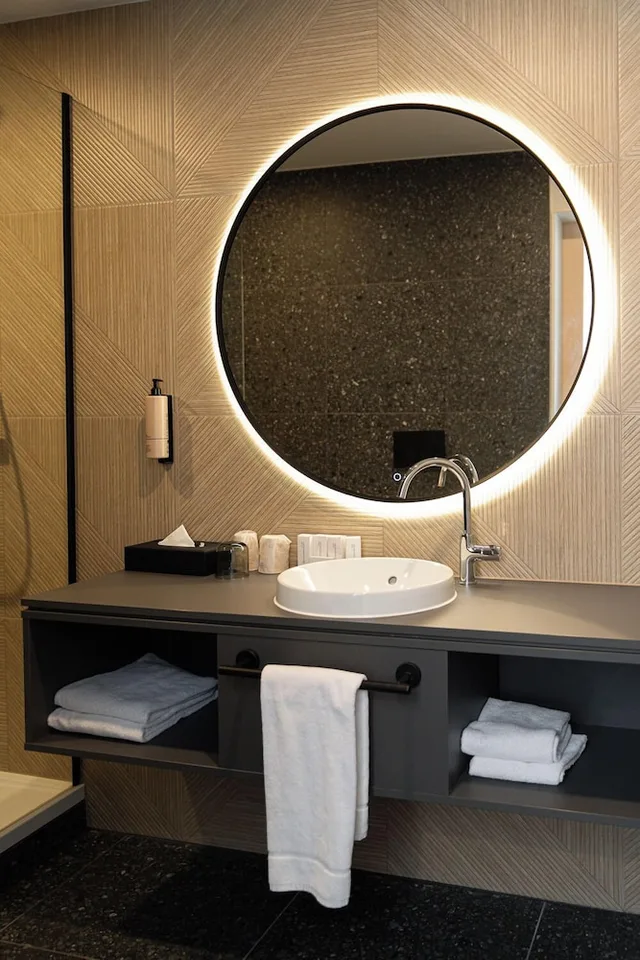 Deluxe, King Bed, GOLDEN TULIP KEYSER BREDA 8/8