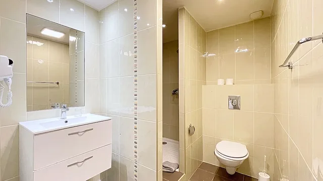 شقة بسرير كوين وسرير فردي، Le Florian Hotel 8/10
