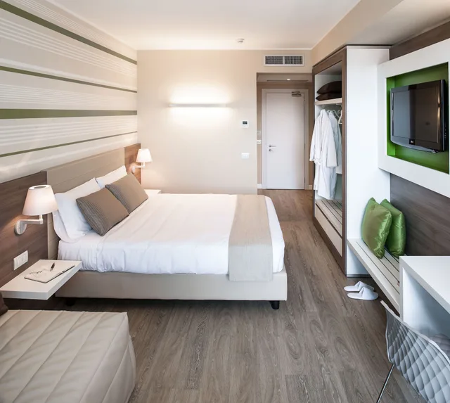 غرفة كومفورت بسرير مزدوج بإطلالة على المدينة، ENJOY GARDA HOTEL 3/6