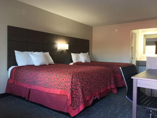 Room, 2 Queen Beds, Days Inn and Suites by Wyndham Charleston Airport West 1/4