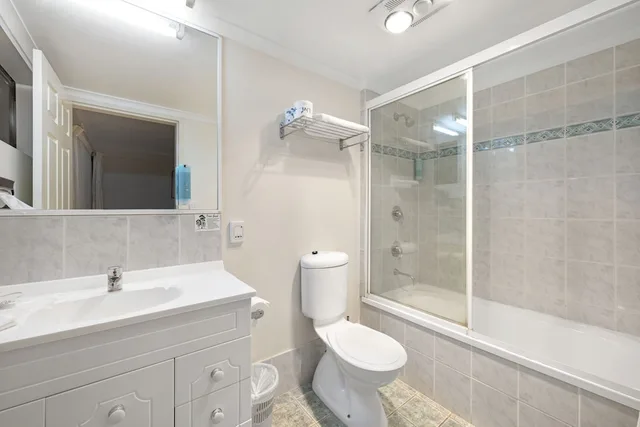 شقة عائلية بسرير كوين وسرير بطابقين بشرفة بغرفة نوم واحدة، Pegasus Motor Inn And Serviced Apartments 3/4