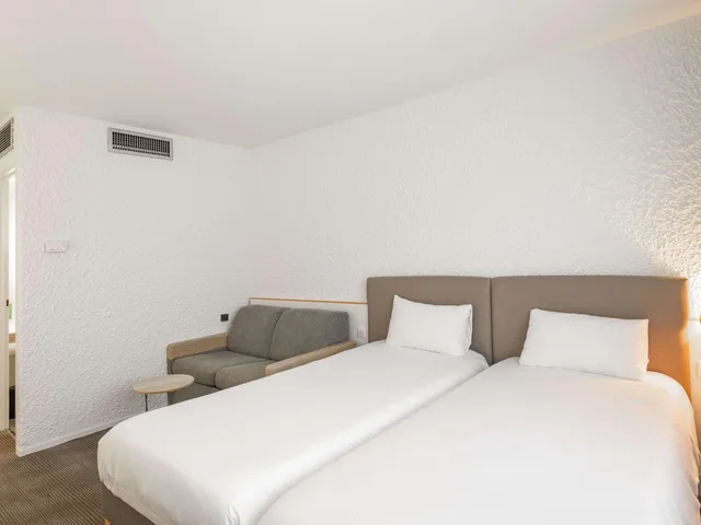 غرفة قياسية بسريرين منفصلين، Novotel Macon Nord 2/5