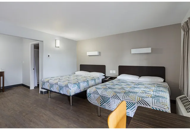 غرفة رباعية بسريرين كوين، Motel6 Show Low, AZ 4/6