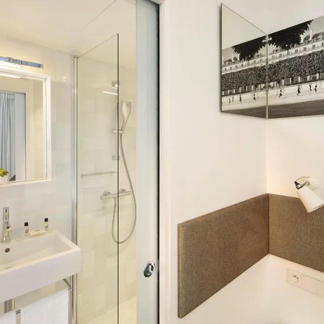 Adjoining, Double Bed, Hotel Mistral 5/7