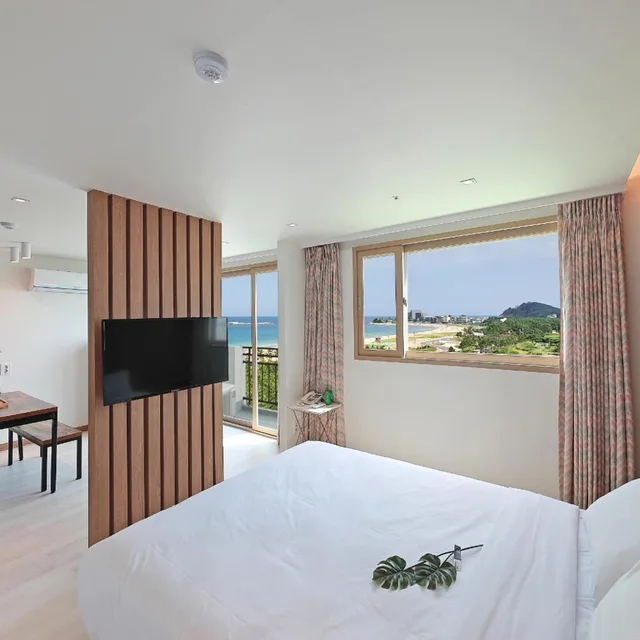 Suite, Side Ocean View, Pet Friendly، Ocean To You Resort Sokcho Seorak Beach Hotel And Condo 1/4