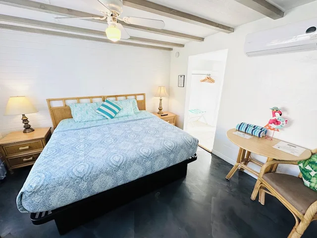 Studio, King Bed, Patio, Kitchenette, A Place In The Sun 3/7