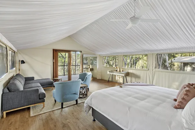 Lagoon, Pavilion, King Bed، Sanctuary By Sirromet 2/4