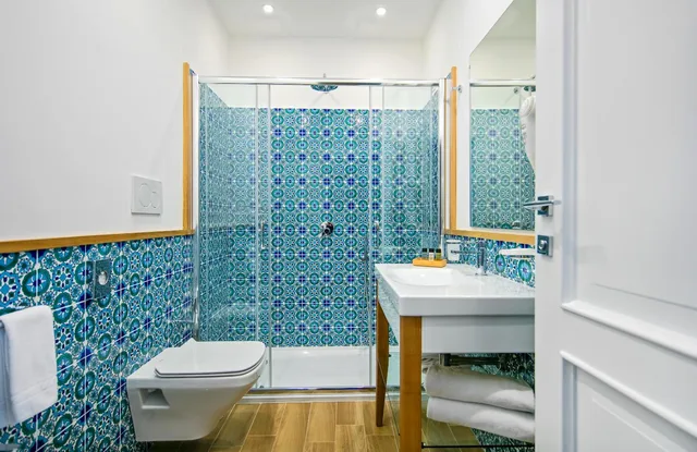 غرفة ديلوكس ثلاثية بإطلالة على البحر، Hotel Miramare Sorrento 6/10