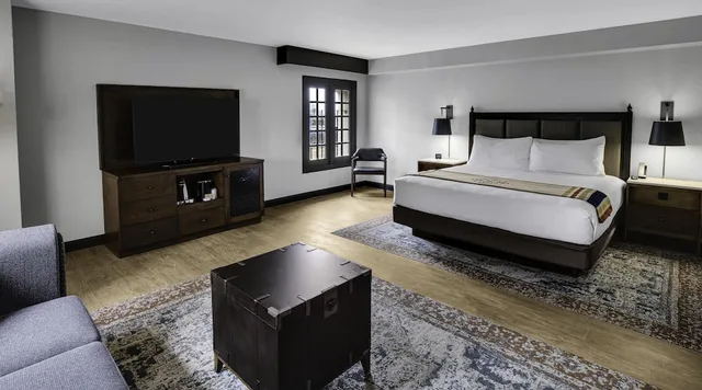 غرفة ركنية بسرير كينج مع أريكة، Estancia Del Norte San Antonio Tapestry Collection By Hilton 1/5