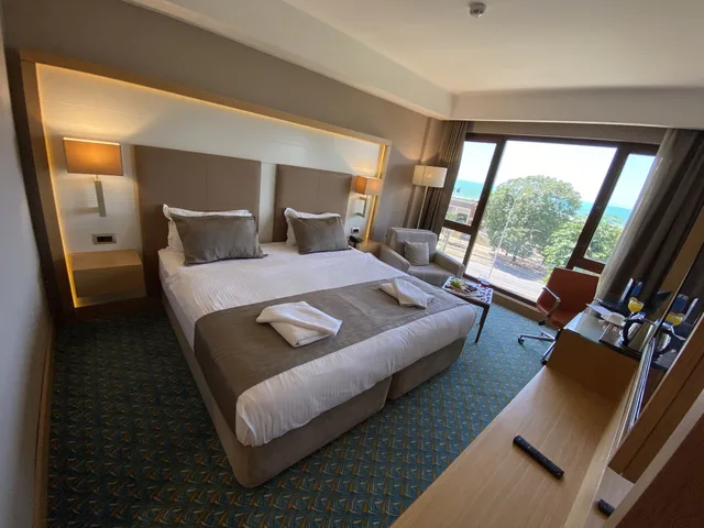 غرفة ديلوكس بسرير كوين بإطلالة على البحر مع أريكة، Blue Sea Hotel 2/8