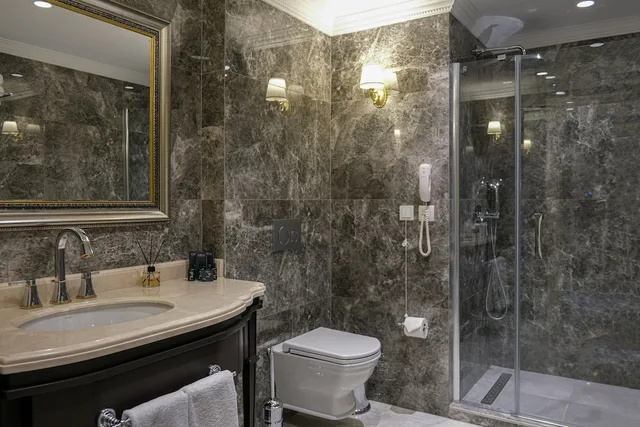 جناح جونيور بسرير كينج بإطلالة على البحر، Dekalb Hotel Istanbul 3/4