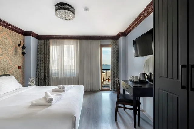 غرفة ديلوكس بسرير مزدوج بإطلالة على البحر، Mytra Hotel 3/10