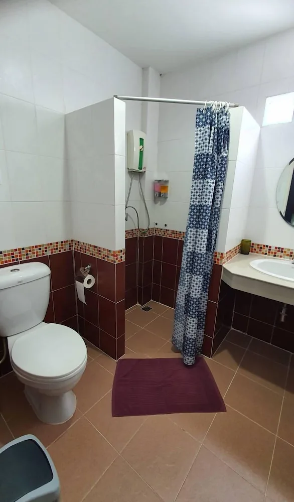سكن مشترك مختلط بأربعة أسرّة، Varada Place 5/6
