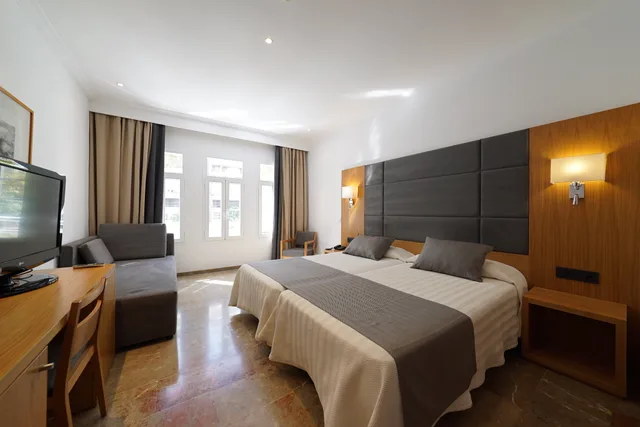 غرفة قياسية ثلاثية بسرير فردي، Hotel Artmadams 2/7