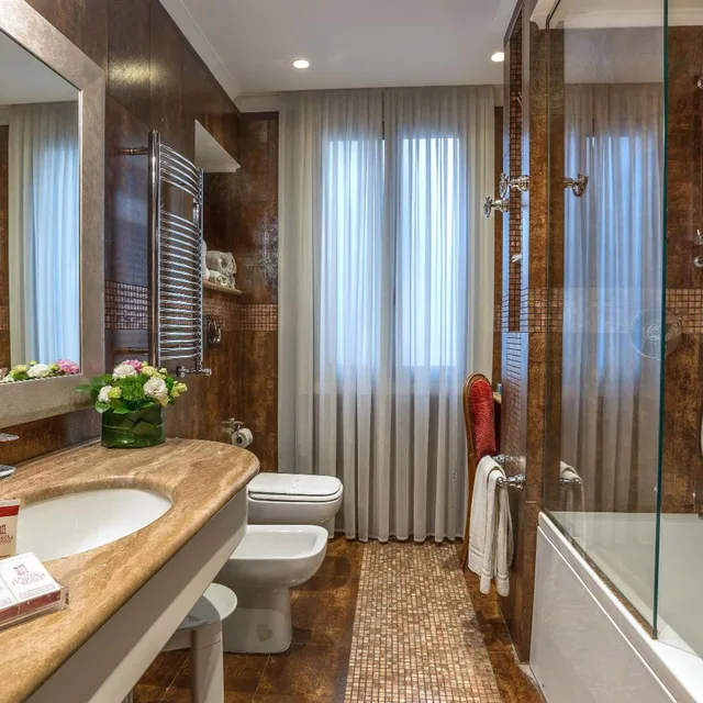 جناح جونيور مع أريكة، Forum Hotel Rome 9/10