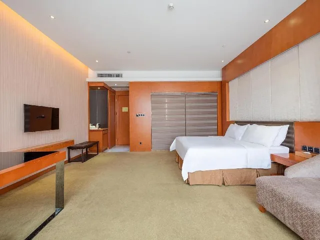 Deluxe, Double Bed, Vienna Hotel (Guangzhou South Railway Station Hanxi Changlong Scenic Spot) 1/1