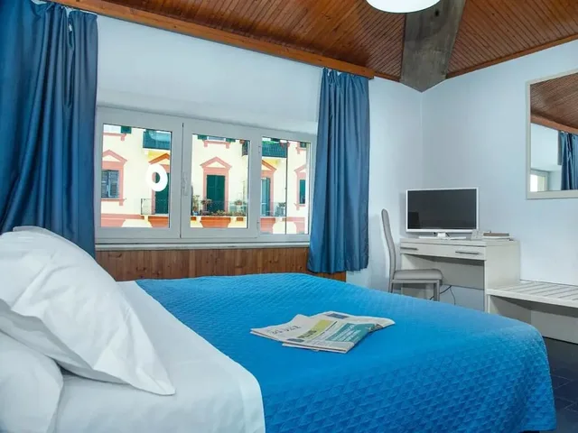 غرفة كلاسيكية بسرير كوين بإطلالة على المدينة، Hotel Venezia 1/3