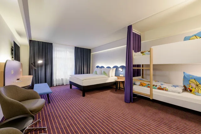 غرفة عائلية بسرير مزدوج وسرير بطابقين، ibis Styles Leipzig 10/10