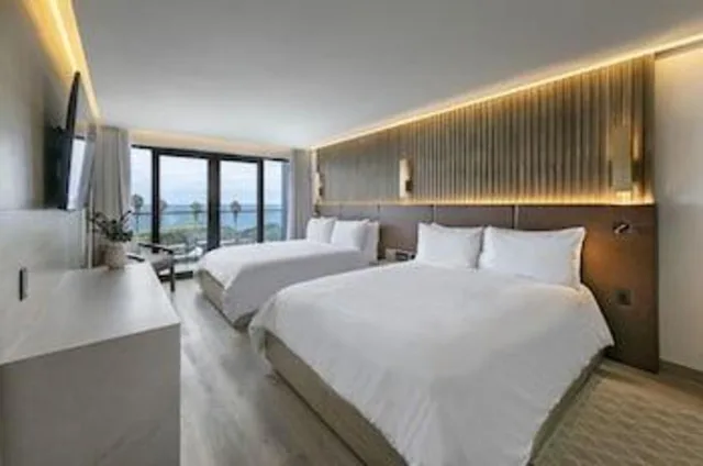 Shores, 2 Queen Beds, Ocean Front، La Jolla Cove Suites 1/1