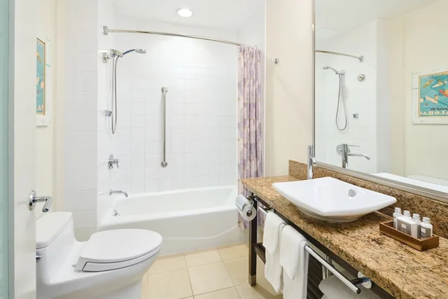 Room, King Bed, Ocean Front، Kaimana Beach Hotel 4/4