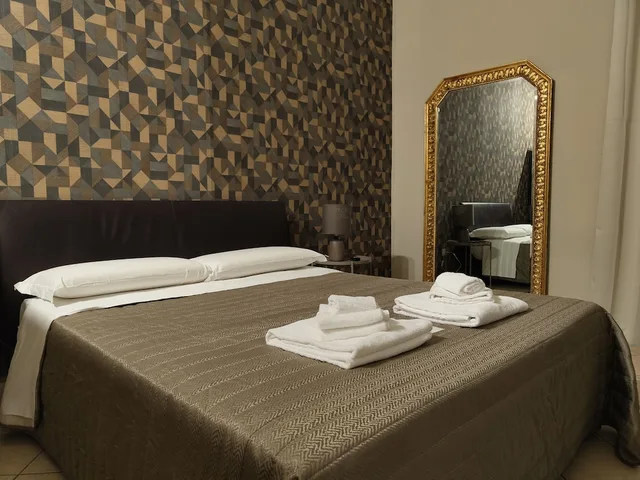 غرفة ثلاثية بسرير مزدوج وسرير فردي، Hotel Trieste 2/3