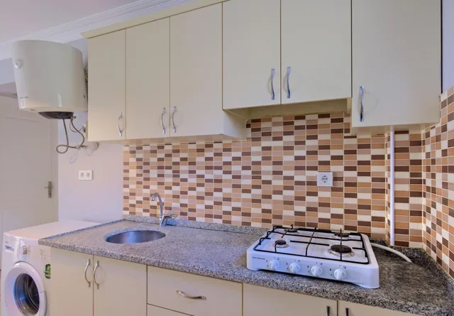 2 Bedrooms, Basement, Apartment, No Balcony, Gold Lion Hotel 3/4
