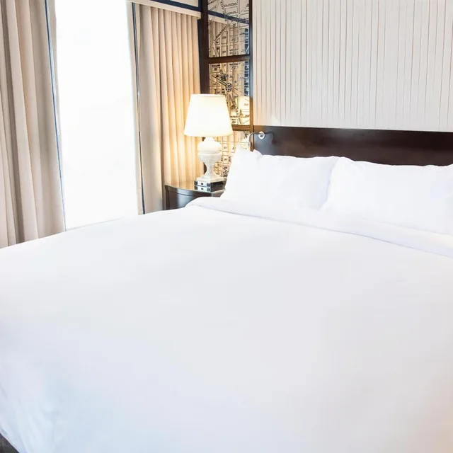 غرفة قياسية بسرير كينج، Hamilton Hotel Washington DC 1/8