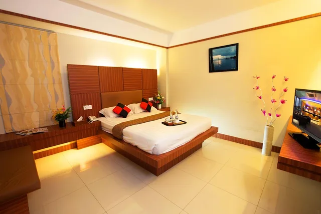 غرفة قياسية بسرير مزدوج، HOTEL MAXIMILLIAN 1/4