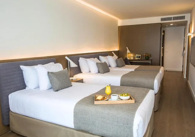 Room, Triple, 3 Beds, Dazzler By Wyndham Lima San Isidro 2/4