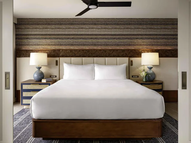 Suite, King Bed, Ocean View, Sofa, Lanai, Large، Fairmont Kea Lani Maui 1/4