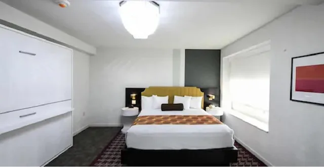 Tryp, Family, King Bed, Bunk Bed، Tryp By Wyndham Newark Downtown 1/3