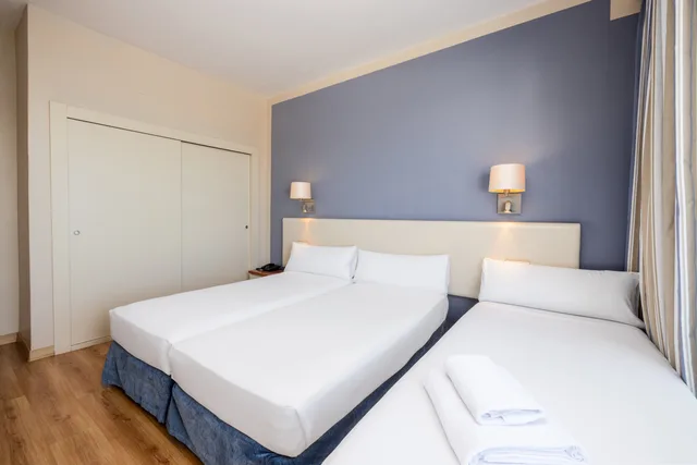 Room, Triple, Side Sea View، Indigo Menorca 1/4