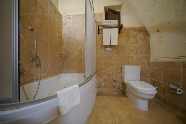 غرفة كومفورت بسرير كوين مع أريكة، Selcuklu Evi Cave Hotel - Special Class 7/9