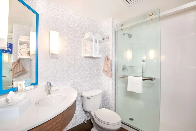 Suite, King Bed, Hampton Inn Tucson Airport 2/3