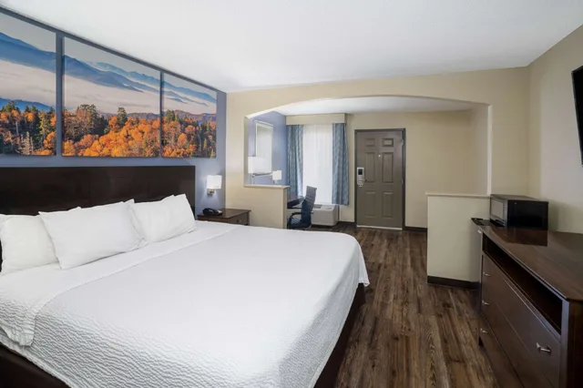 غرفة بسرير كينج، Days Inn By Wyndham Clarksville North 1/6