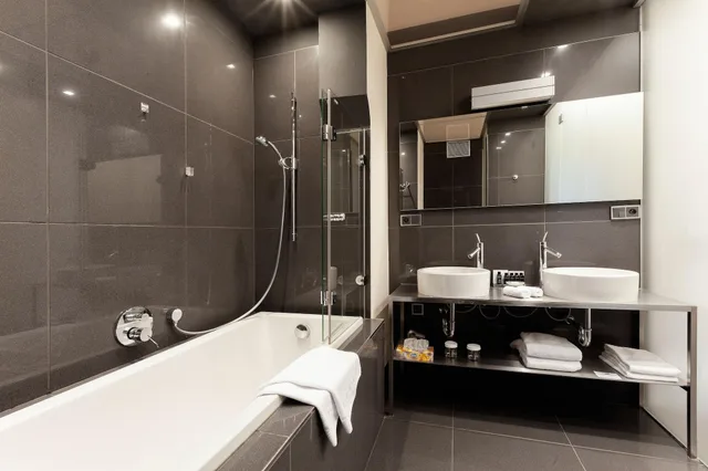 Family Suite, Old Town Square Residence by Emblem 6/10