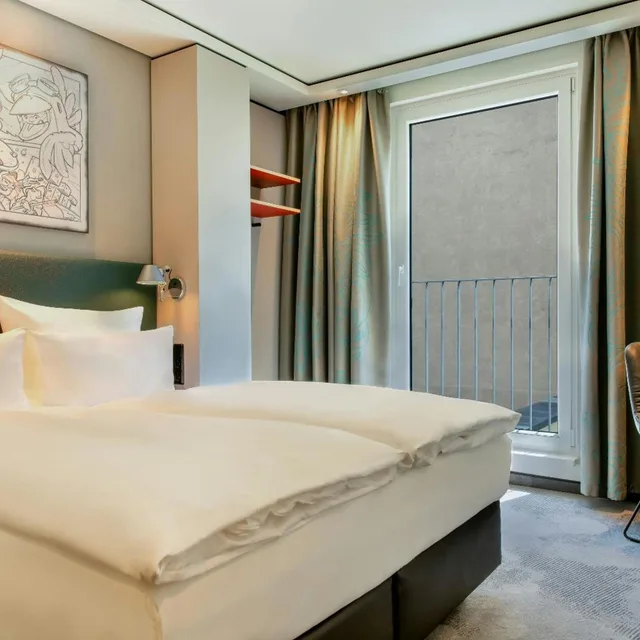 غرفة قياسية بسرير كينج وسرير كوين، Hotel Motel One Koln-Mediapark 4/6