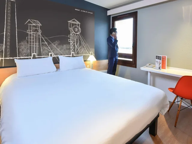 غرفة قياسية بسريرين منفصلين، Ibis Charleroi Airport Brussels South 4/8