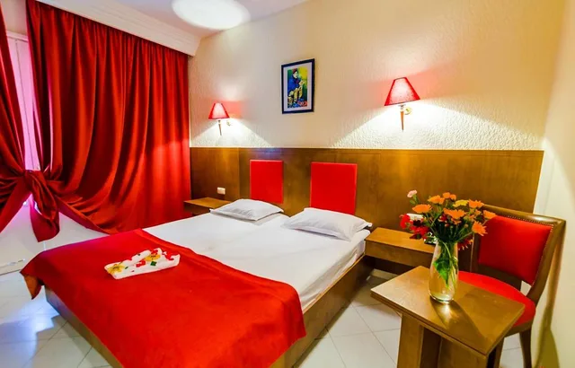غرفة قياسية ثلاثية، Houria Palace 3/8
