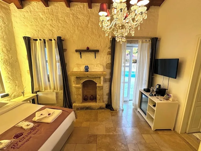 غرفة قياسية بسرير كوين بإطلالة على المسبح، La Grenadine Hotel 6/8