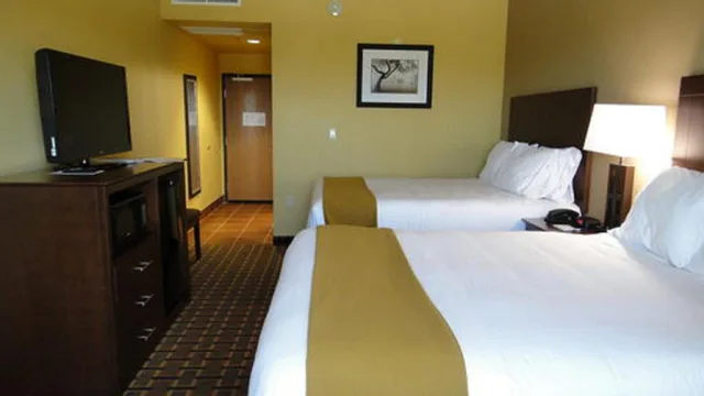 Suite, 2 Queen Beds, Sofa, Holiday Inn Express Hotel And Suites George West 2/5