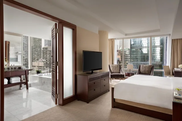 غرفة بريميير بإطلالة، Shangri-La Toronto 6/10