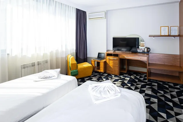 غرفة قياسية بسريرين منفصلين، Hotel Art 5/6